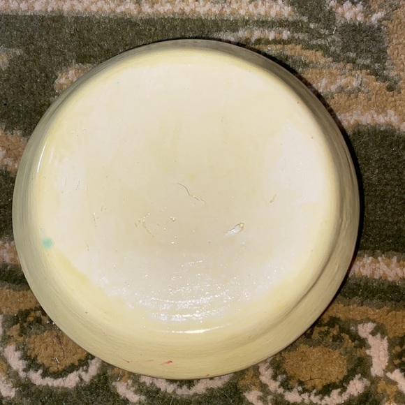 Pastel Yellow Glazed Studio Pottery Bowl -Unsigned. Unique Shallow Bowl - Picture 6 of 6